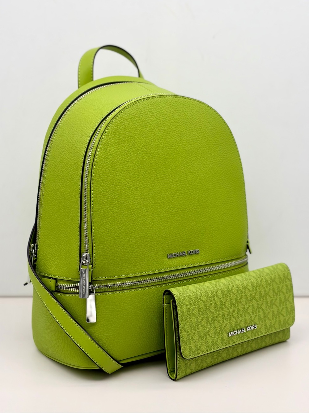 Michael Kors Rhea medium backpack and wallet Set Lime